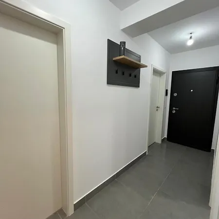 Coresi Grandis Apartment *